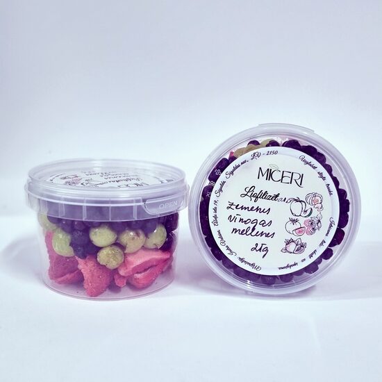 ZEMENES, VĪNOGAS, MELLENES